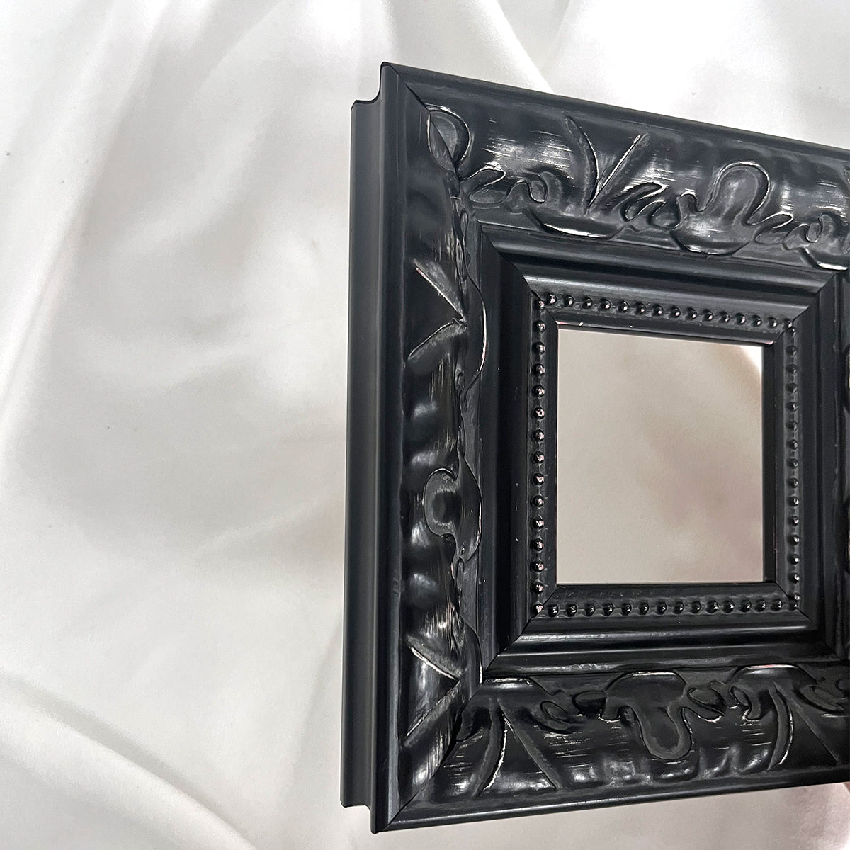 Modern Black | Solid Wood Frame for Poster, Print, Canvas and Oil Painting